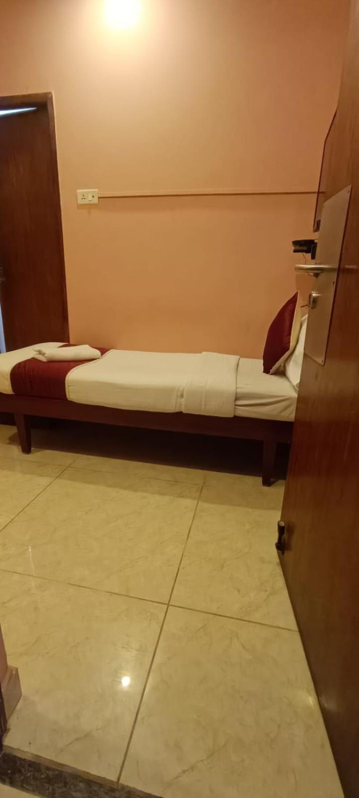 Naksha Tree Hotels Kishore Inn - Koyambedu 钦奈 外观 照片